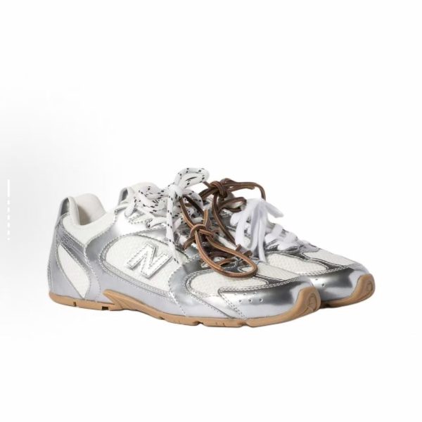 MIUMIU X NEW BALANCE 530 — изображение 3